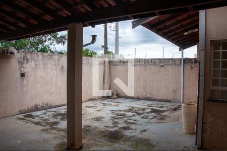 Casa à venda com 154m², 2 quartos e 2 vagasGaragem