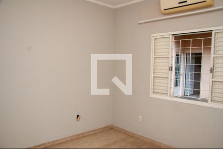 Casa à venda com 154m², 2 quartos e 2 vagasSuíte