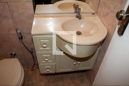 Casa à venda com 154m², 2 quartos e 2 vagasBanheiro da Suíte