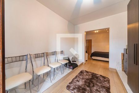 Casa à venda com 220m², 3 quartos e 2 vagas Casa à venda com 220m², 3 quartos e 2 vagasCloset do Quarto 1