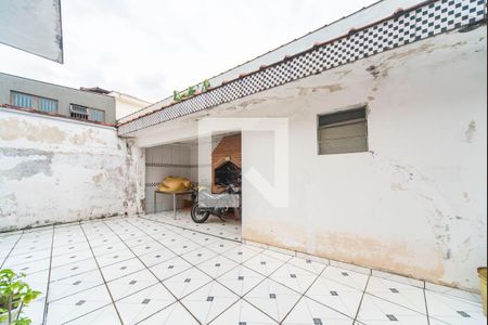 Casa à venda com 220m², 3 quartos e 2 vagas Casa à venda com 220m², 3 quartos e 2 vagasQuintal Fundos
