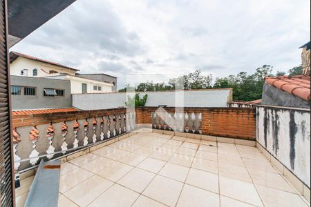 Casa à venda com 220m², 3 quartos e 2 vagas Casa à venda com 220m², 3 quartos e 2 vagasVaranda do Quarto 3