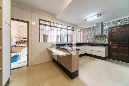 Casa à venda com 220m², 3 quartos e 2 vagas Casa à venda com 220m², 3 quartos e 2 vagasCozinha