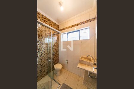 Casa à venda com 220m², 3 quartos e 2 vagas Casa à venda com 220m², 3 quartos e 2 vagasBanheiro Social