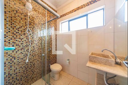 Casa à venda com 220m², 3 quartos e 2 vagas Casa à venda com 220m², 3 quartos e 2 vagasBanheiro Social