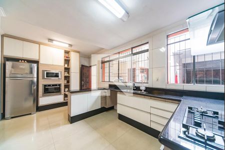 Casa à venda com 220m², 3 quartos e 2 vagas Casa à venda com 220m², 3 quartos e 2 vagasCozinha