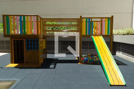 Apartamento à venda com 74m², 2 quartos e 1 vaga Apartamento à venda com 74m², 2 quartos e 1 vagaÁrea comum - Playground