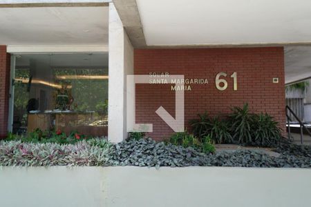 Apartamento à venda com 74m², 2 quartos e 1 vaga Apartamento à venda com 74m², 2 quartos e 1 vagaFachada e portaria