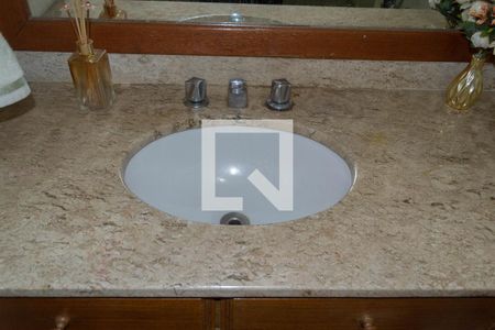 Apartamento à venda com 74m², 2 quartos e 1 vaga Apartamento à venda com 74m², 2 quartos e 1 vagaBanheiro da Suíte