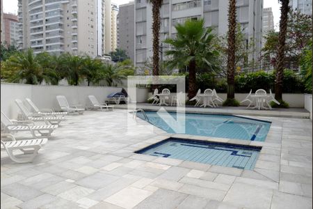 Apartamento à venda com 350m², 3 quartos e 4 vagasÁrea comum - Piscina