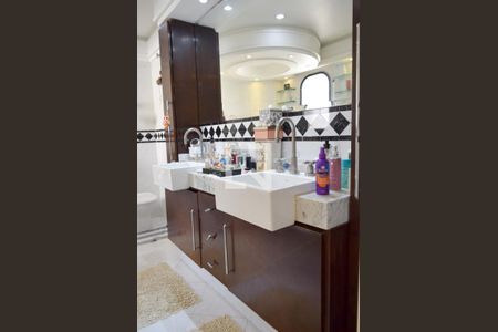 Apartamento à venda com 350m², 3 quartos e 4 vagasBanheiro da Suíte principal