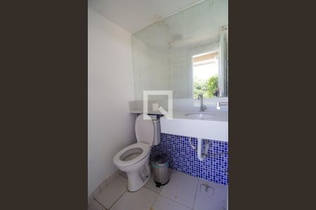 Casa à venda com 370m², 5 quartos e 3 vagas Casa à venda com 370m², 5 quartos e 3 vagasLavabo da Piscina