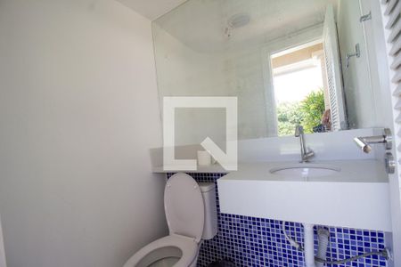 Casa à venda com 370m², 5 quartos e 3 vagas Casa à venda com 370m², 5 quartos e 3 vagasLavabo da Piscina