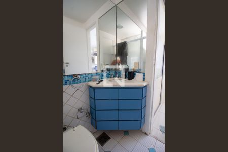 Casa à venda com 370m², 5 quartos e 3 vagas Casa à venda com 370m², 5 quartos e 3 vagasBanheiro da Suíte 1