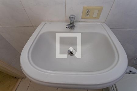 Casa à venda com 350m², 4 quartos e 4 vagas Casa à venda com 350m², 4 quartos e 4 vagasBanheiro da suíte 1