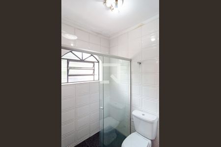 Casa para alugar com 302m², 4 quartos e 3 vagas Casa para alugar com 302m², 4 quartos e 3 vagasBanheiro da Suíte 1