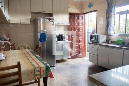 Casa à venda com 349m², 5 quartos e 2 vagas Casa à venda com 349m², 5 quartos e 2 vagas Cozinha 1