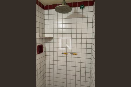 Casa de condomínio à venda com 282m², 3 quartos e 3 vagasChuveirão