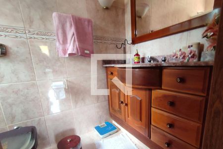 Casa de condomínio à venda com 282m², 3 quartos e 3 vagasBanheiro da Suíte 1