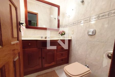 Casa de condomínio à venda com 282m², 3 quartos e 3 vagasLavabo