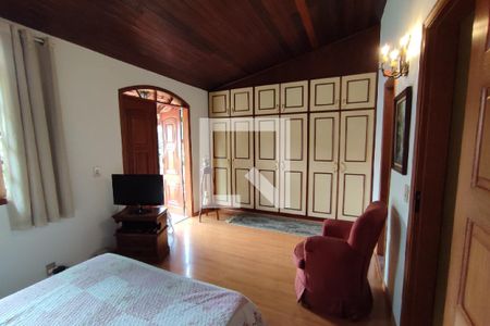 Casa de condomínio à venda com 282m², 3 quartos e 3 vagasSuite 1