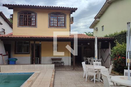 Casa de condomínio à venda com 282m², 3 quartos e 3 vagasÁrea Externa