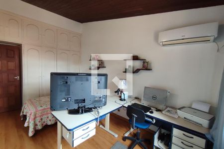 Casa de condomínio à venda com 282m², 3 quartos e 3 vagasQuarto 1