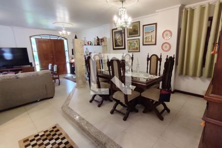 Casa de condomínio à venda com 282m², 3 quartos e 3 vagasSala de Jantar