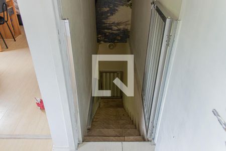 Casa à venda com 160m², 2 quartos e 1 vagaEscada