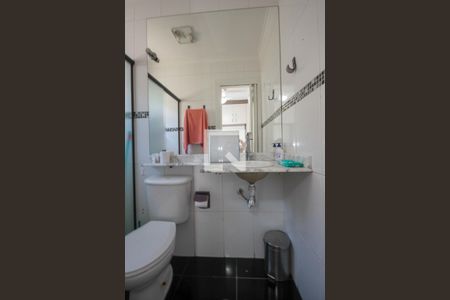 Banheiro da Suite de casa de condomínio para alugar com 2 quartos, 62m² em Chácara Belenzinho, São Paulo