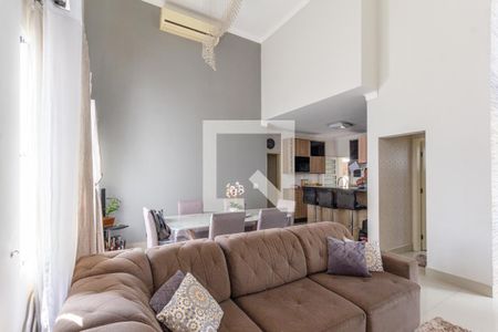 Sala de Tv  de casa de condomínio para alugar com 3 quartos, 190m² em Santa Cruz, Campinas