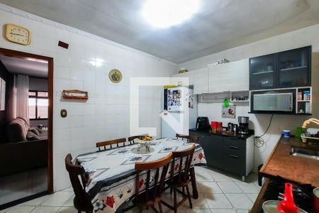 Casa à venda com 98m², 2 quartos e 2 vagas Casa à venda com 98m², 2 quartos e 2 vagasCozinha