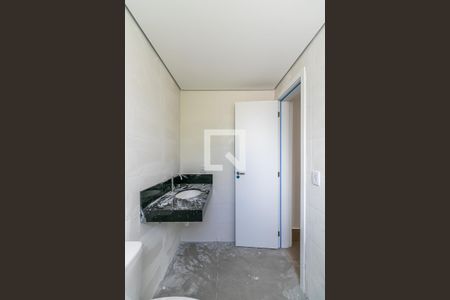 Casa à venda com 175m², 3 quartos e 2 vagasBanheiro da Suíte