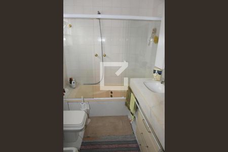 Casa à venda com 400m², 3 quartos e 3 vagasBanheiro da Suíte