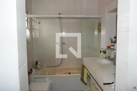 Casa à venda com 400m², 3 quartos e 3 vagasBanheiro da Suíte