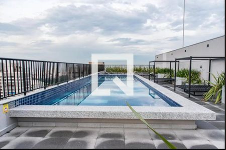 Studio para alugar com 32m², 1 quarto e sem vaga Studio para alugar com 32m², 1 quarto e sem vagaÁrea comum - Piscina