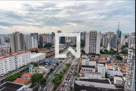 Studio para alugar com 32m², 1 quarto e sem vaga Studio para alugar com 32m², 1 quarto e sem vagaÁrea comum - Churrasqueira - Vista