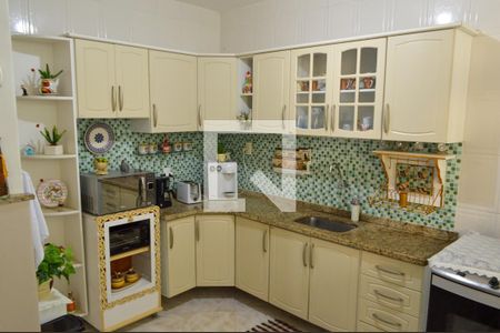 Casa de condomínio à venda com 240m², 4 quartos e 5 vagasCozinha 