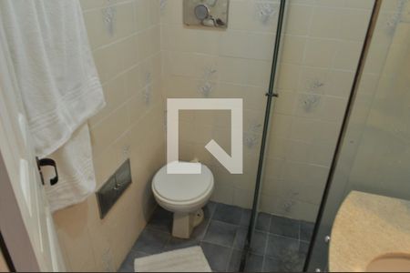 Casa de condomínio à venda com 240m², 4 quartos e 5 vagasBanheiro