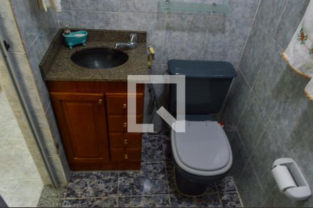 Casa de condomínio à venda com 240m², 4 quartos e 5 vagasBanheiro Suíte da  Edicula 