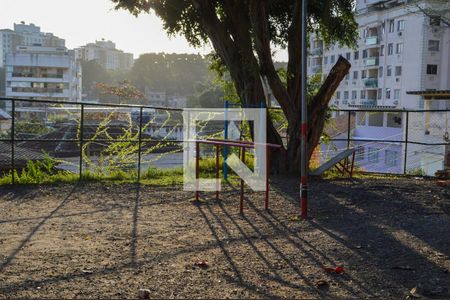 Casa de condomínio à venda com 240m², 4 quartos e 5 vagasÁrea comum - Playground