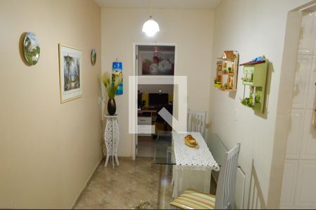 Casa de condomínio à venda com 240m², 4 quartos e 5 vagasCopa