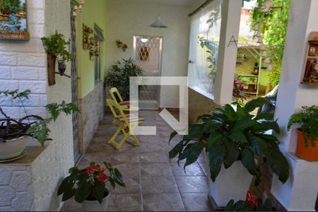 Casa de condomínio à venda com 240m², 4 quartos e 5 vagasVaranda 