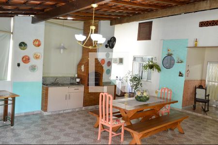 Casa de condomínio à venda com 240m², 4 quartos e 5 vagasTerraço Gourmet 