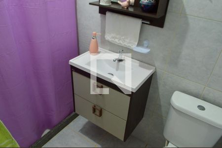 Casa de condomínio à venda com 240m², 4 quartos e 5 vagasBanheiro da Suíte