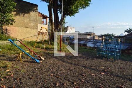 Casa de condomínio à venda com 240m², 4 quartos e 5 vagasÁrea comum - Playground