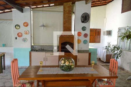 Casa de condomínio à venda com 240m², 4 quartos e 5 vagasTerraço Gourmet 
