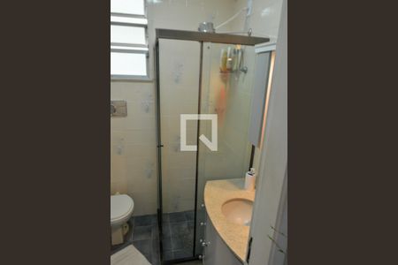 Casa de condomínio à venda com 240m², 4 quartos e 5 vagasBanheiro