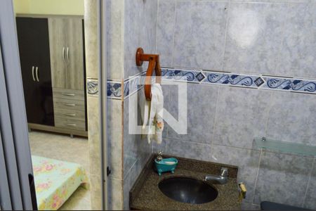 Casa de condomínio à venda com 240m², 4 quartos e 5 vagasBanheiro Suíte da  Edicula 