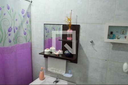 Casa de condomínio à venda com 240m², 4 quartos e 5 vagasBanheiro da Suíte